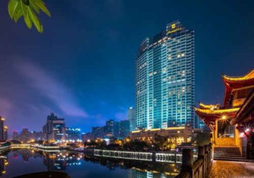 深坑酒店能扛得住狂暴雨与台风吗？