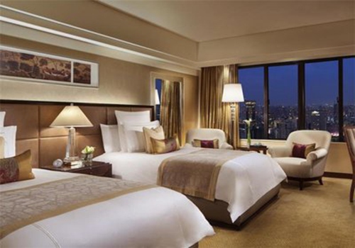 亚朵上市背后,中高端酒店的想象空间有多大?